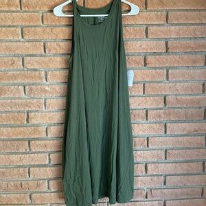 Time and Tru Forest Green Top